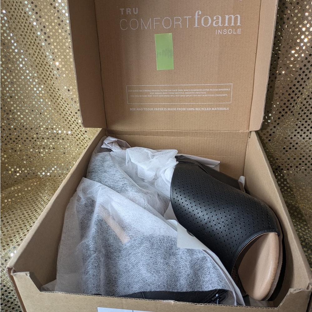 Tru Comfort Foam by Journee Collections Mules Sandals Vacation Wedges Adorable!